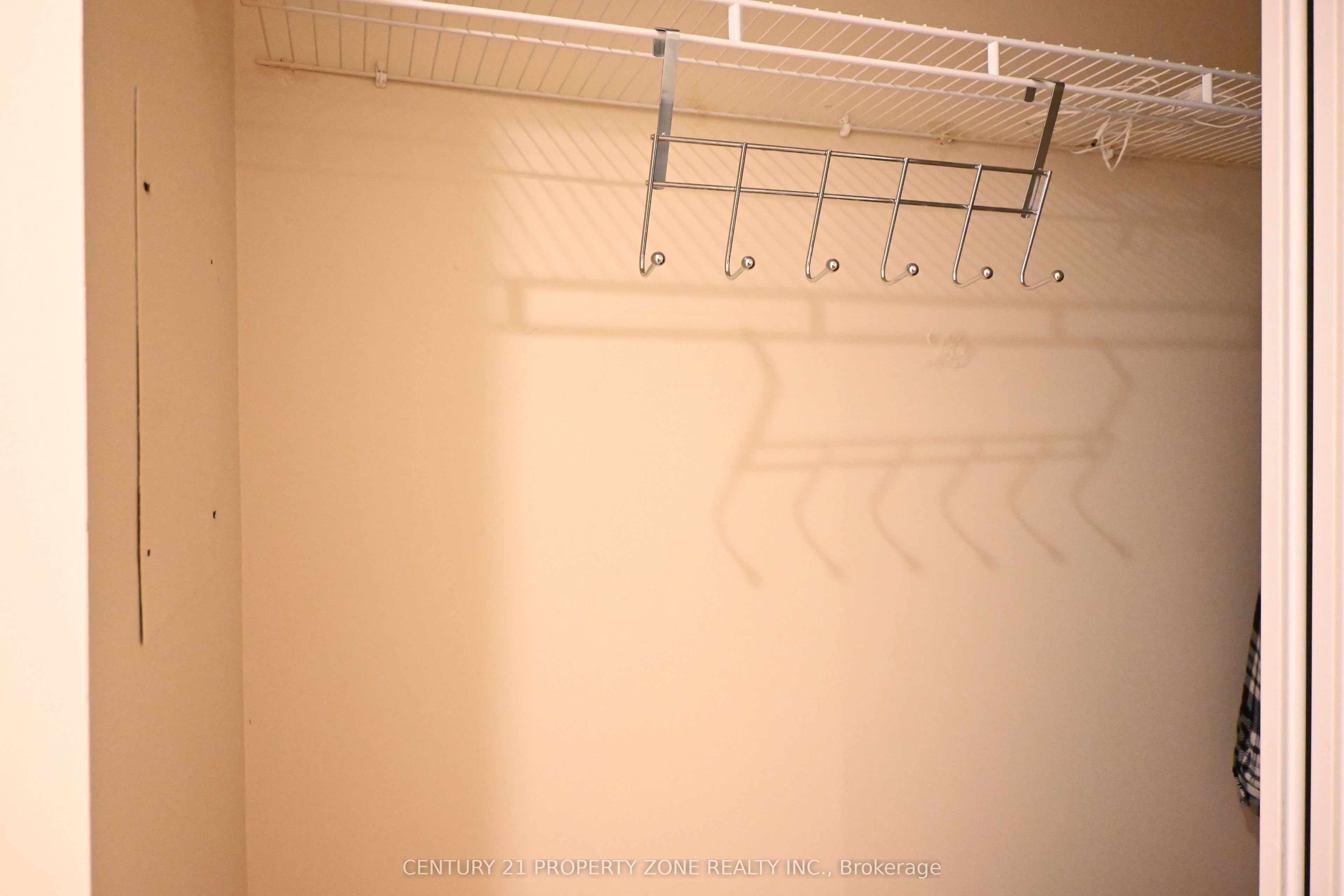 5233 Dundas Street W 320