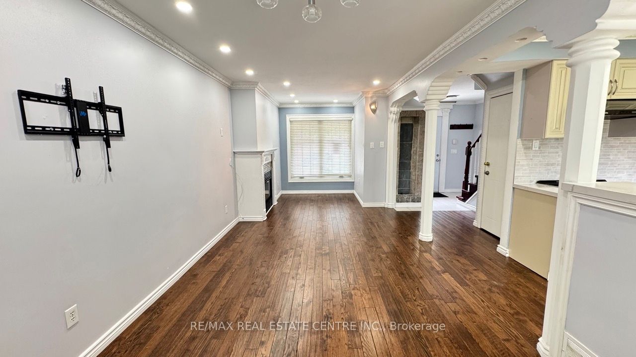 16 Nectarine Crescent
