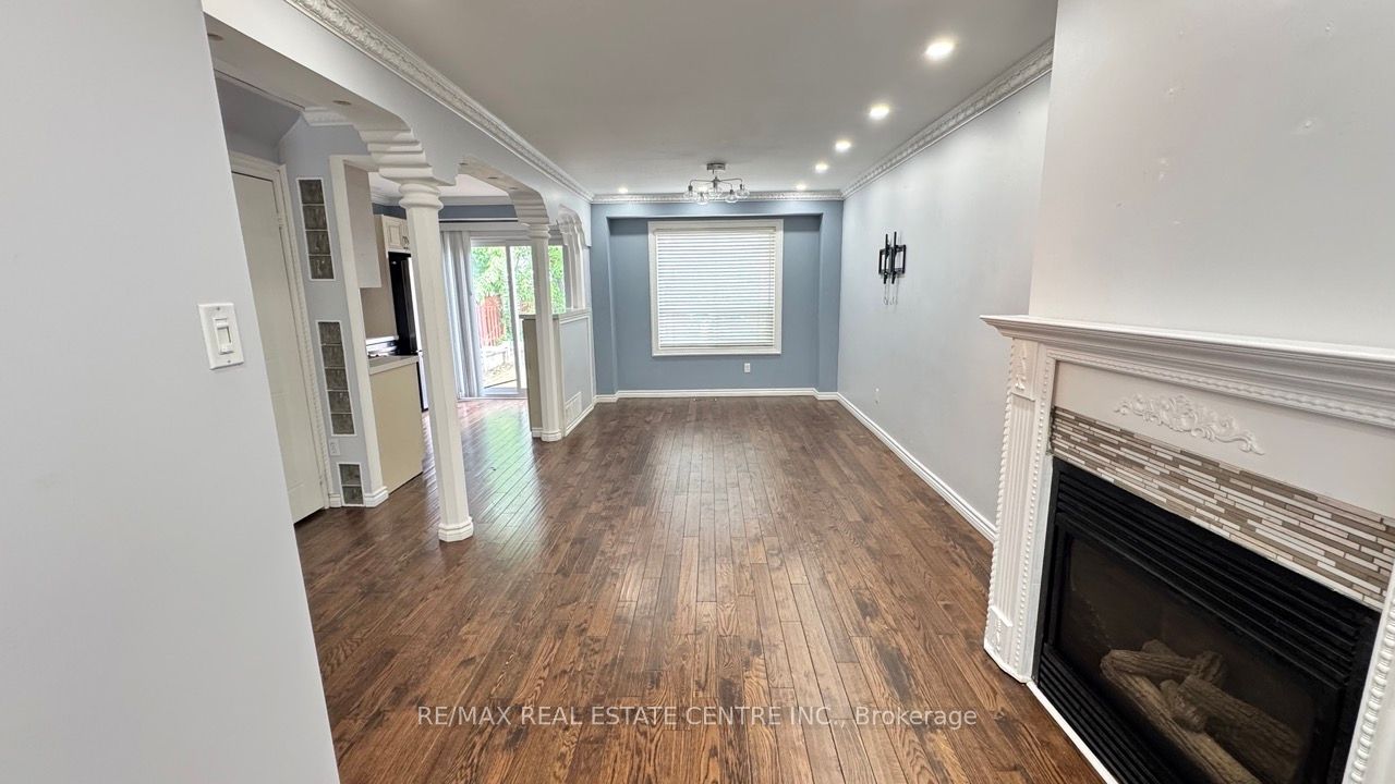 16 Nectarine Crescent