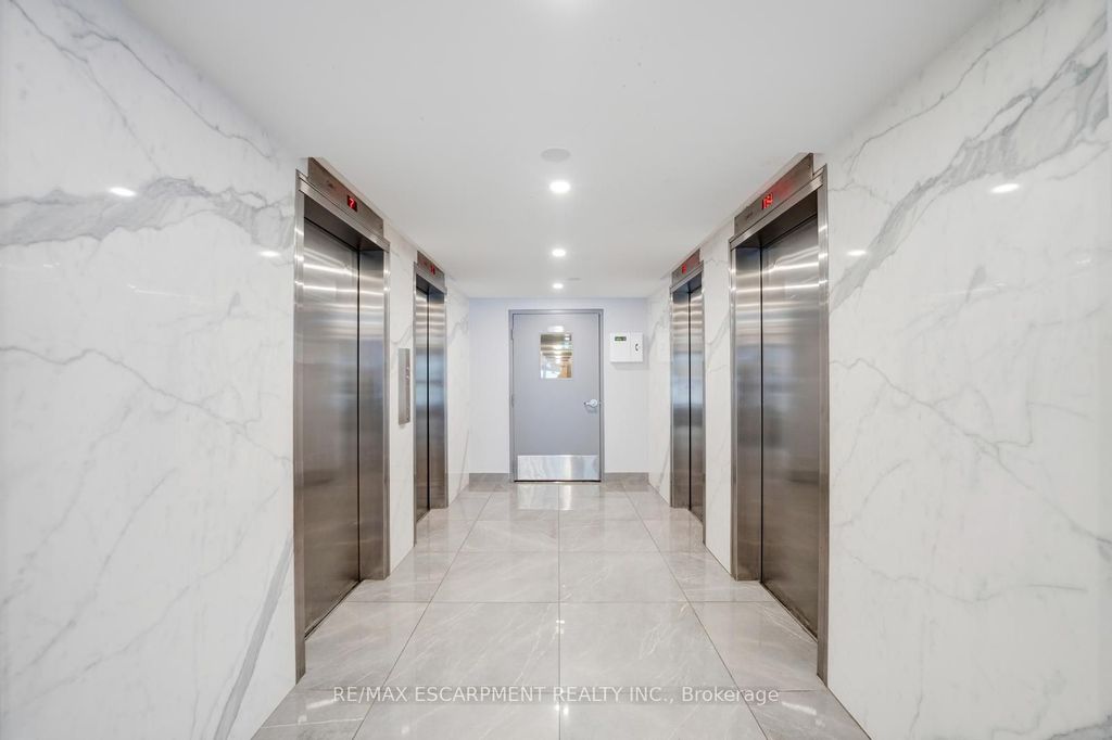 Photo of 10 Edgecliff Golfway #206, Toronto, ON M3C 3A3 (MLS # C12611044)