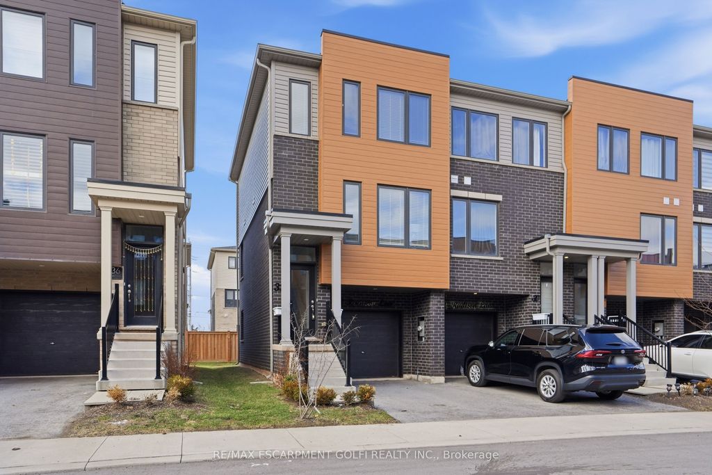 Photo of 32 Radison Lane, Hamilton, ON L7R 4E2 (MLS # X13042522)