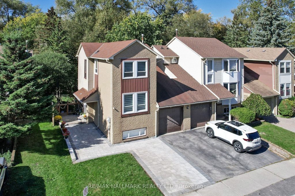 Photo of 6 Wiles Court, Aurora, ON L4G 3N5 (MLS # N12451990)