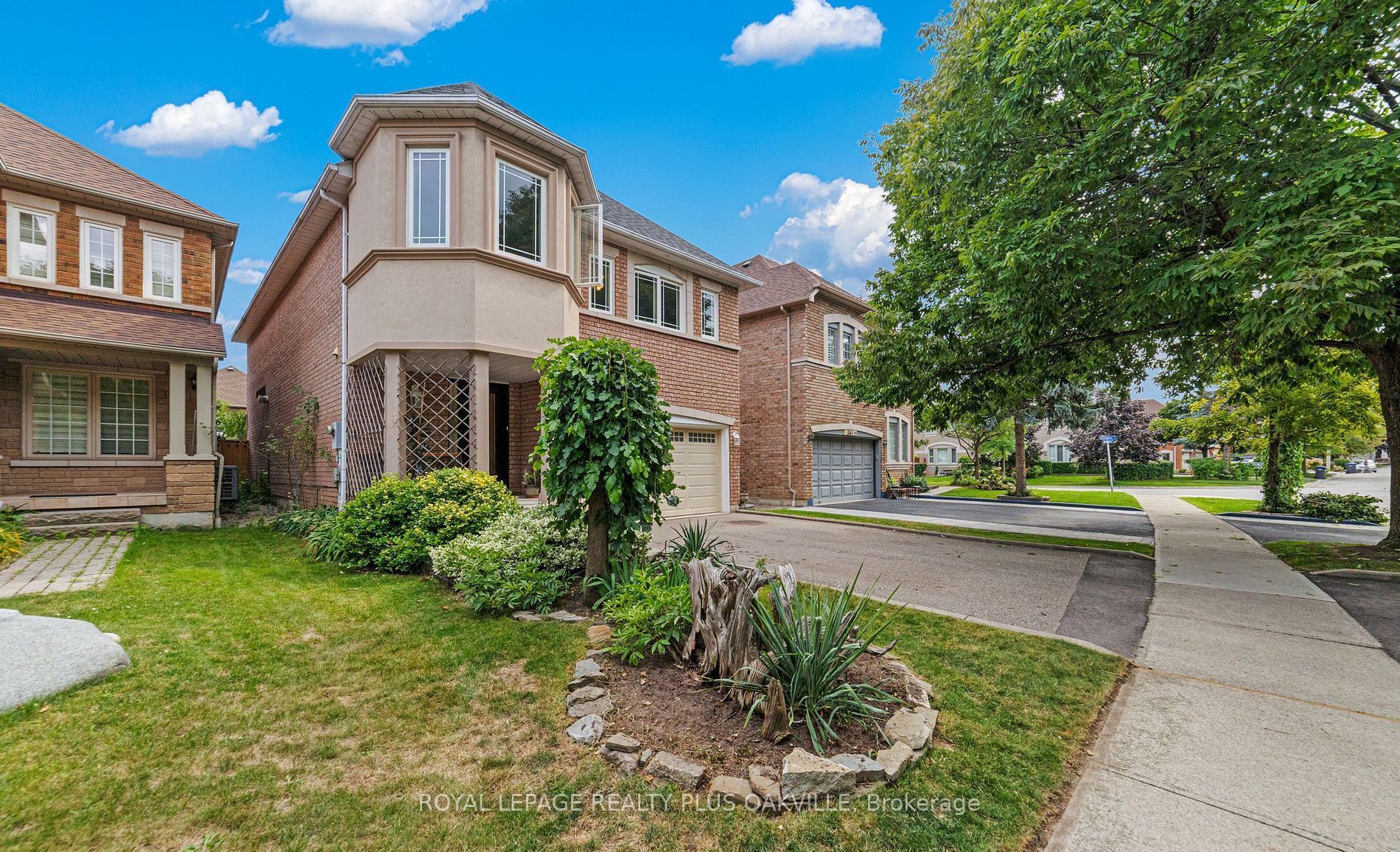 365 Turnberry Crescent