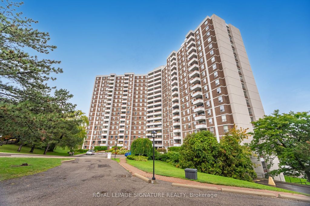 Photo of 10 Edgecliff Golfway #303, Toronto, ON M3C 3A3 (MLS # C12660590)