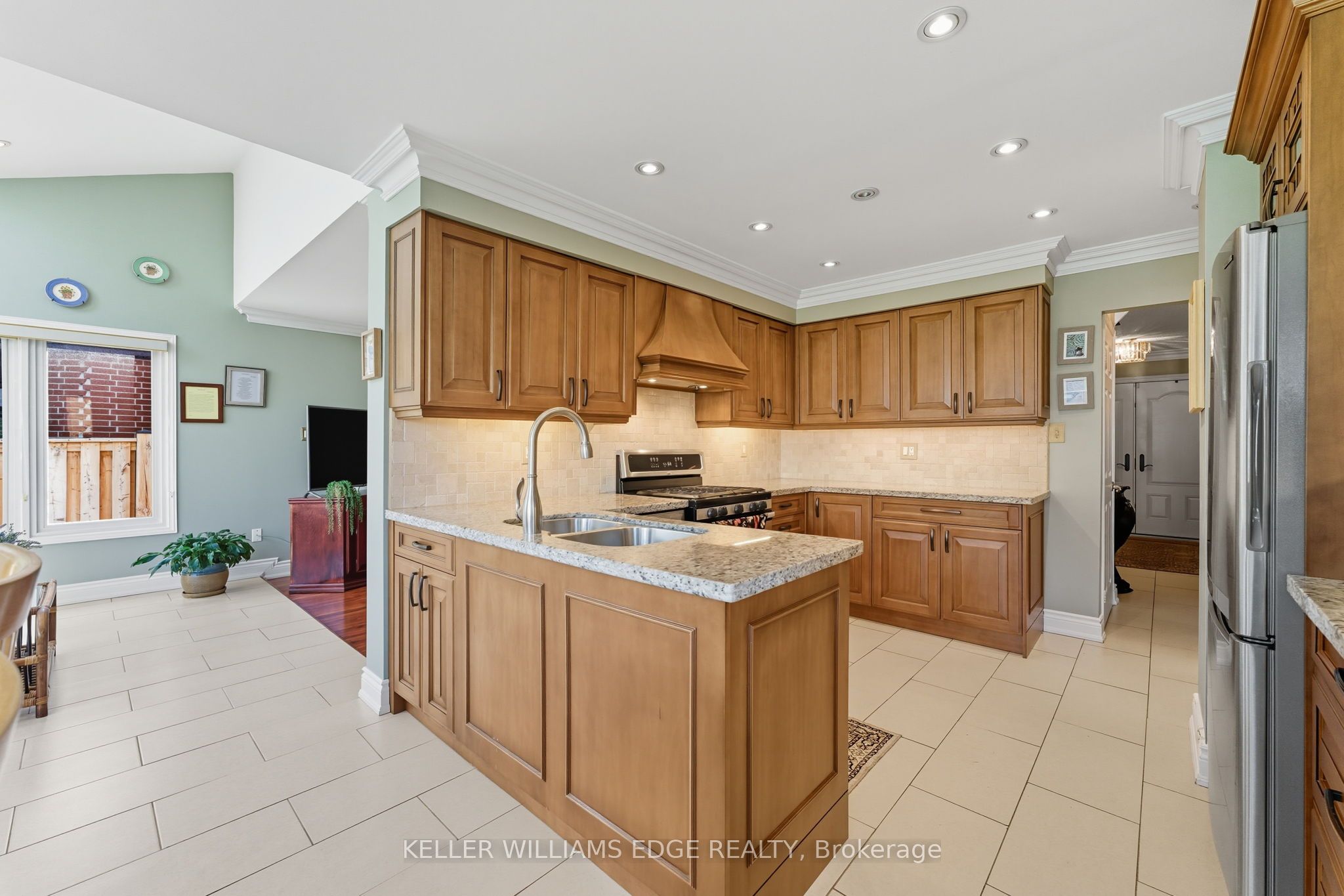 3043 Vanderbilt Road