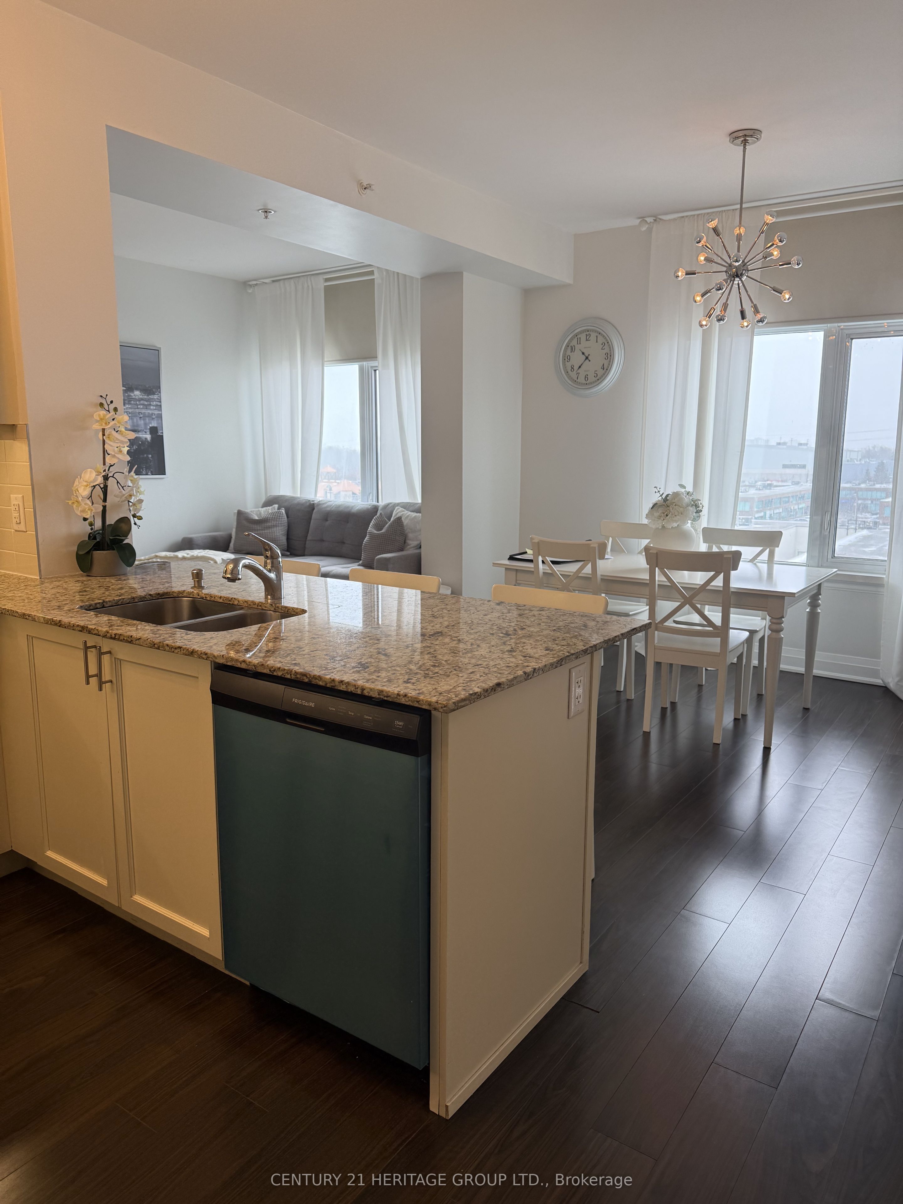 24 Woodstream Boulevard 513