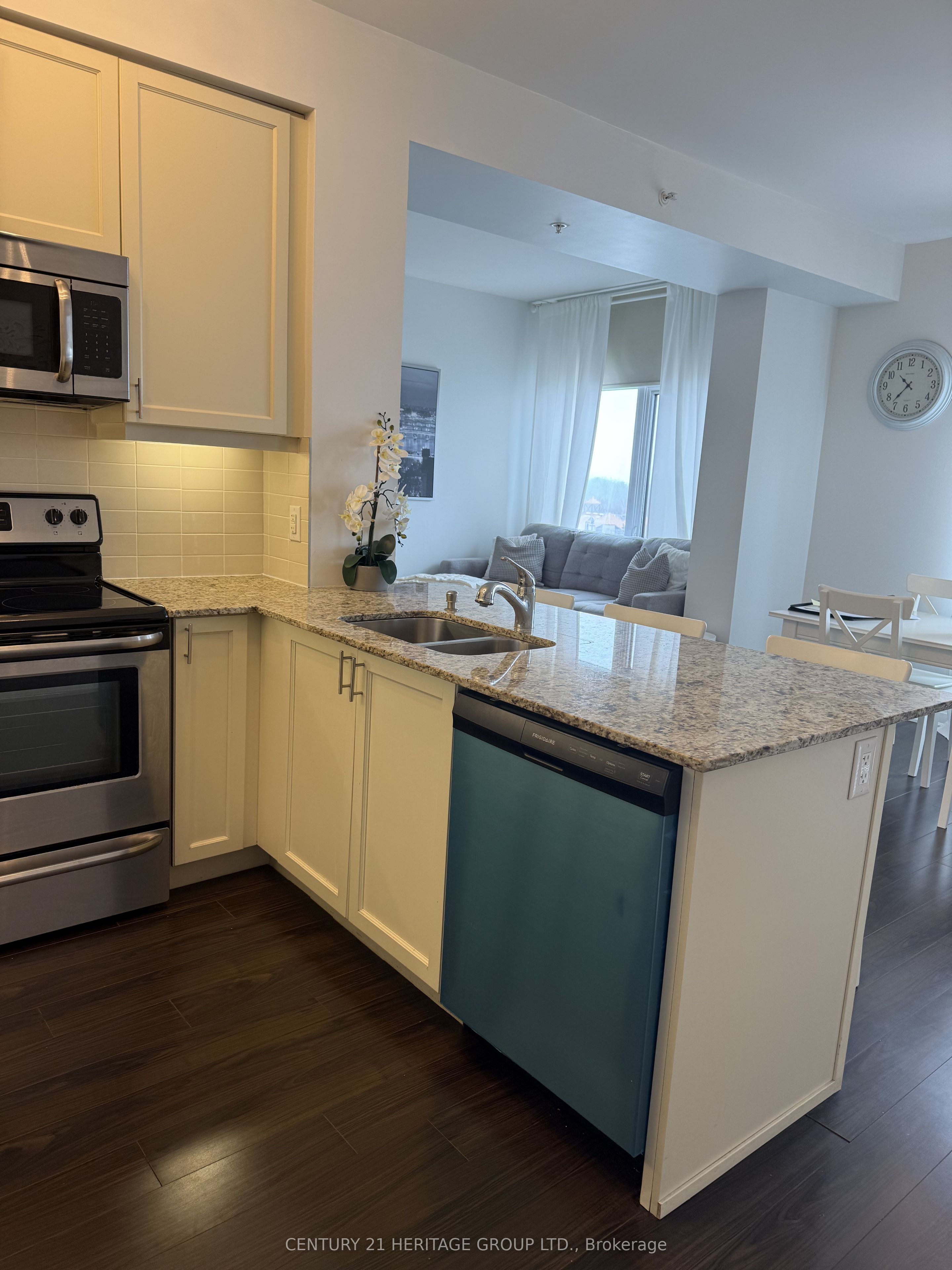 24 Woodstream Boulevard 513