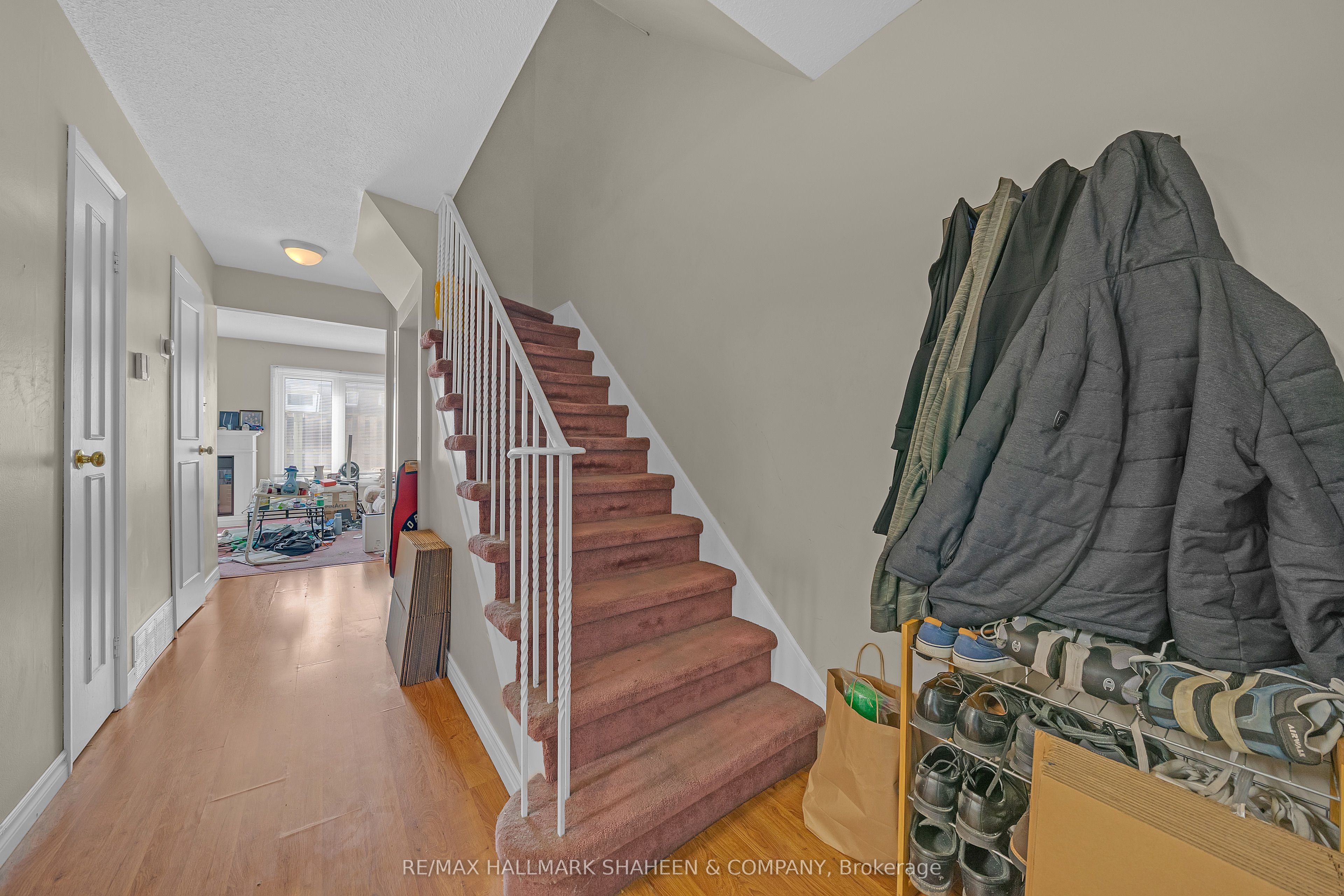 2238 Upper Middle Road 4