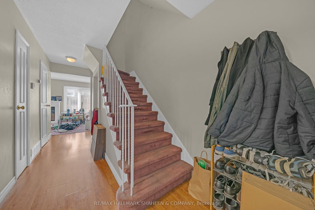 Photo of 2238 Upper Middle Road #4, Burlington, ON L7P 2Z9 (MLS # W13818432)