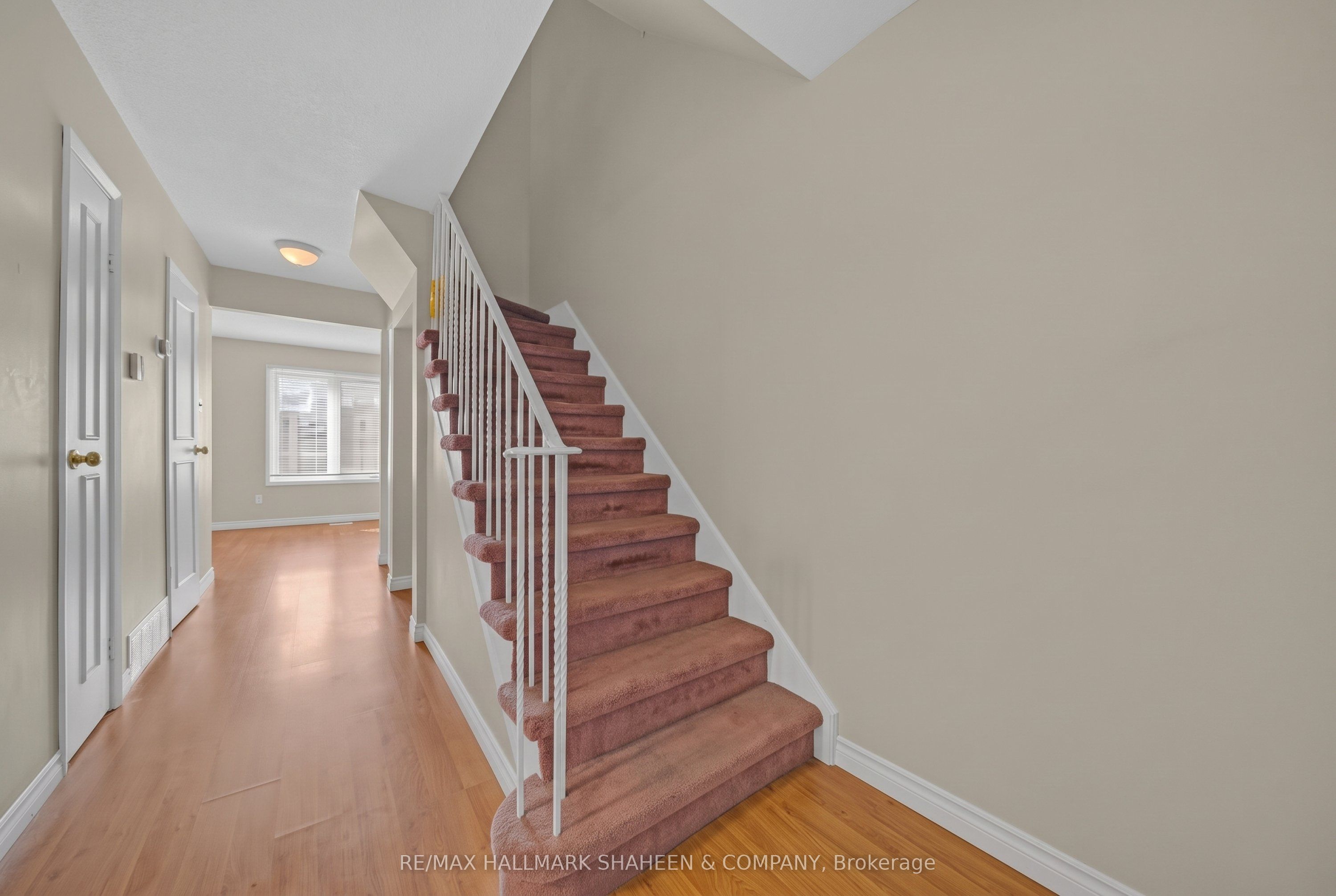 2238 Upper Middle Road 4