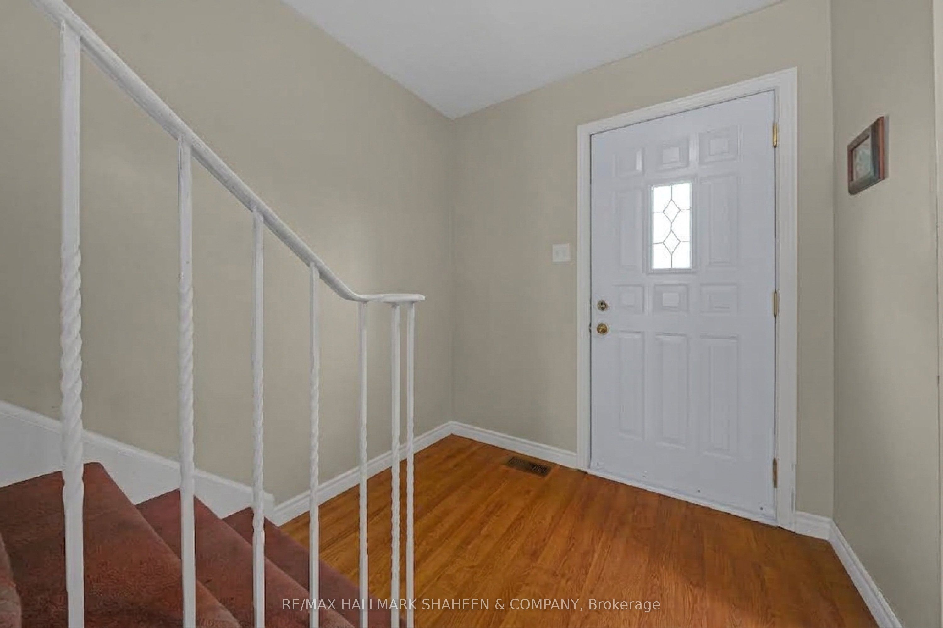 2238 Upper Middle Road 4
