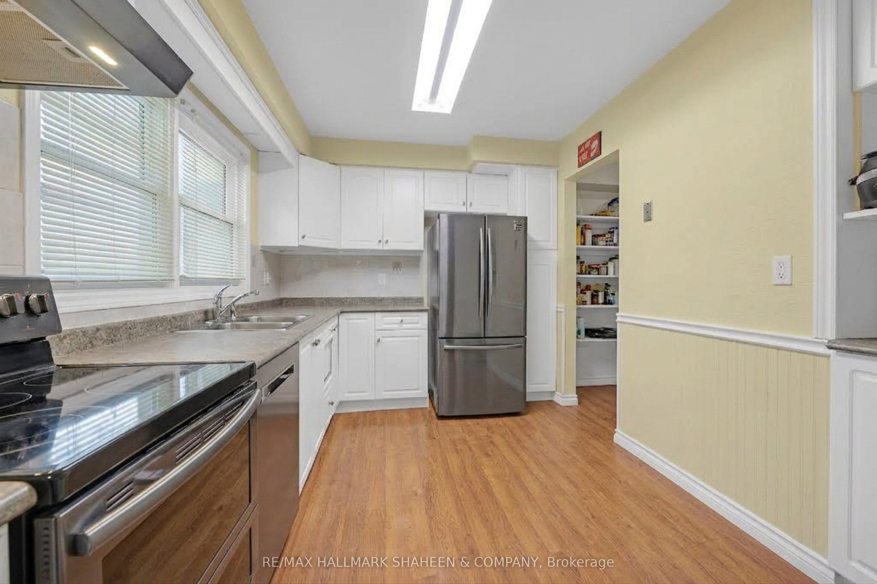 2238 Upper Middle Road 4