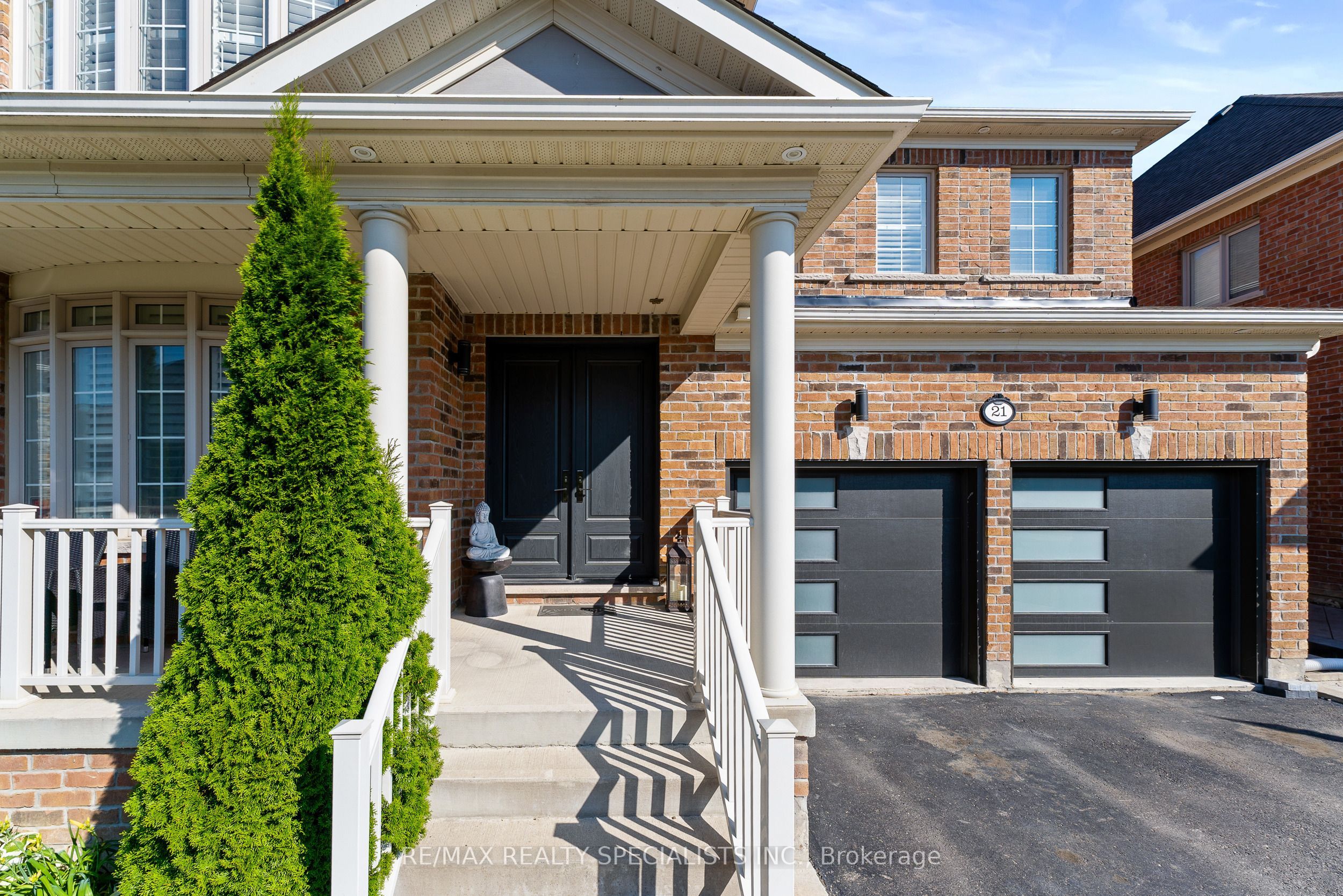 21 Lauderhill Road