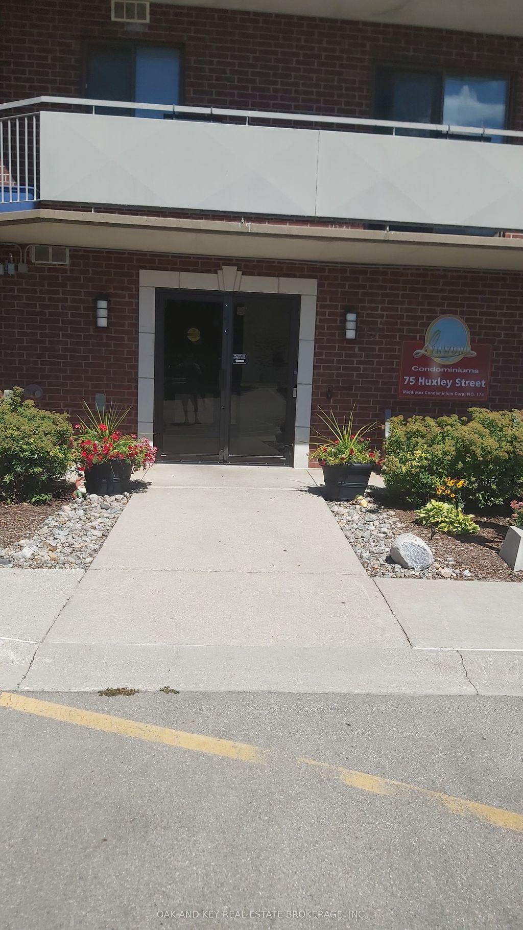 Photo of 75 Huxley Street, London South, ON N6J 4W7 (MLS # X13087166)