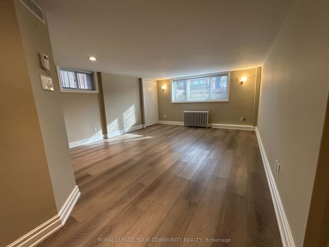 2 Rougecrest Drive Lower Markham ON L3P 3B6