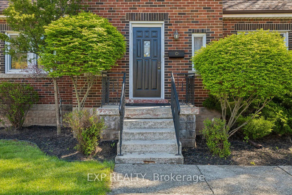 1025 KING Road