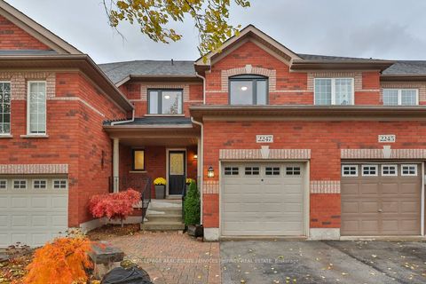 2247 Hummingbird Way Oakville ON L6M 3Z7