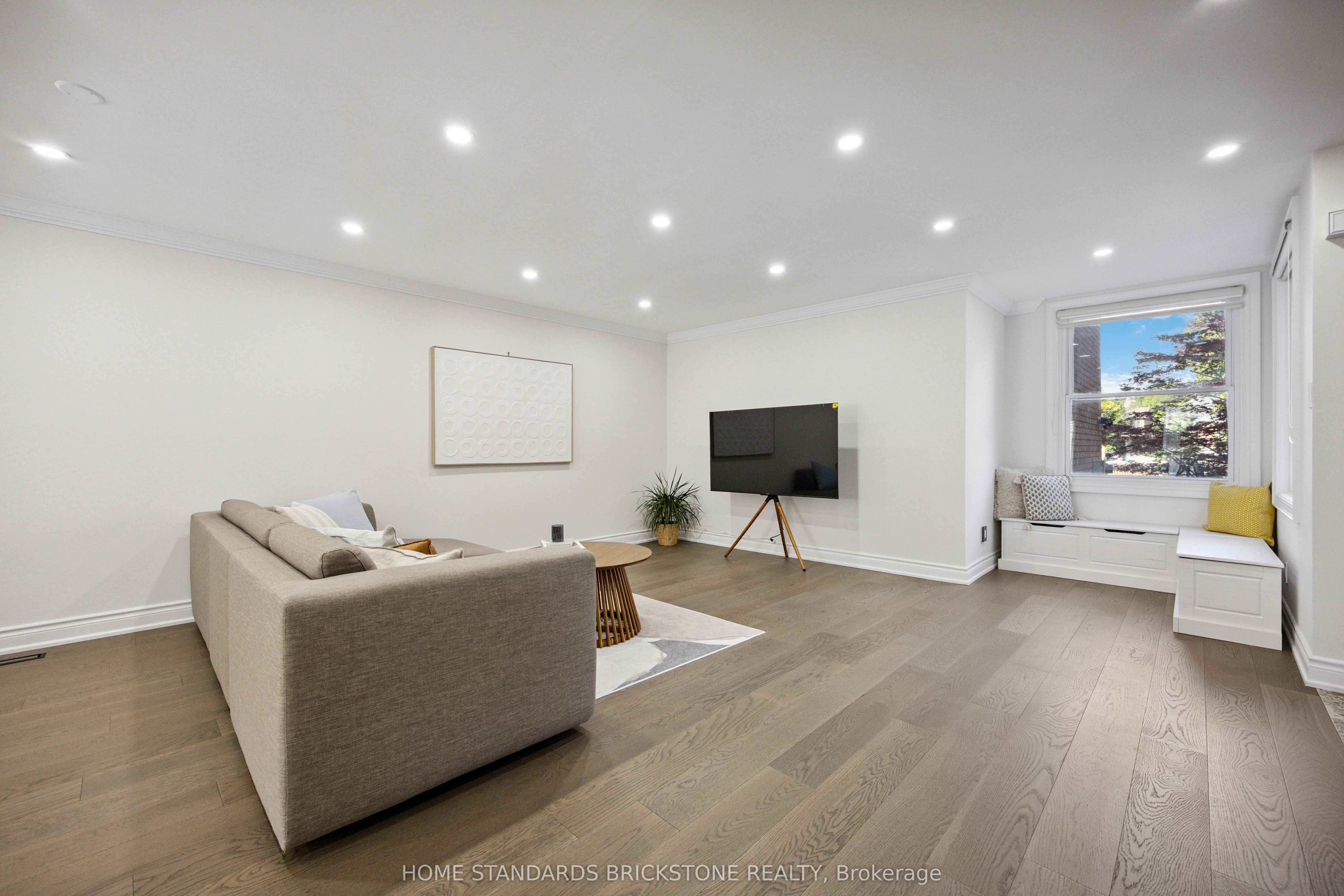 135 Brownstone Circle