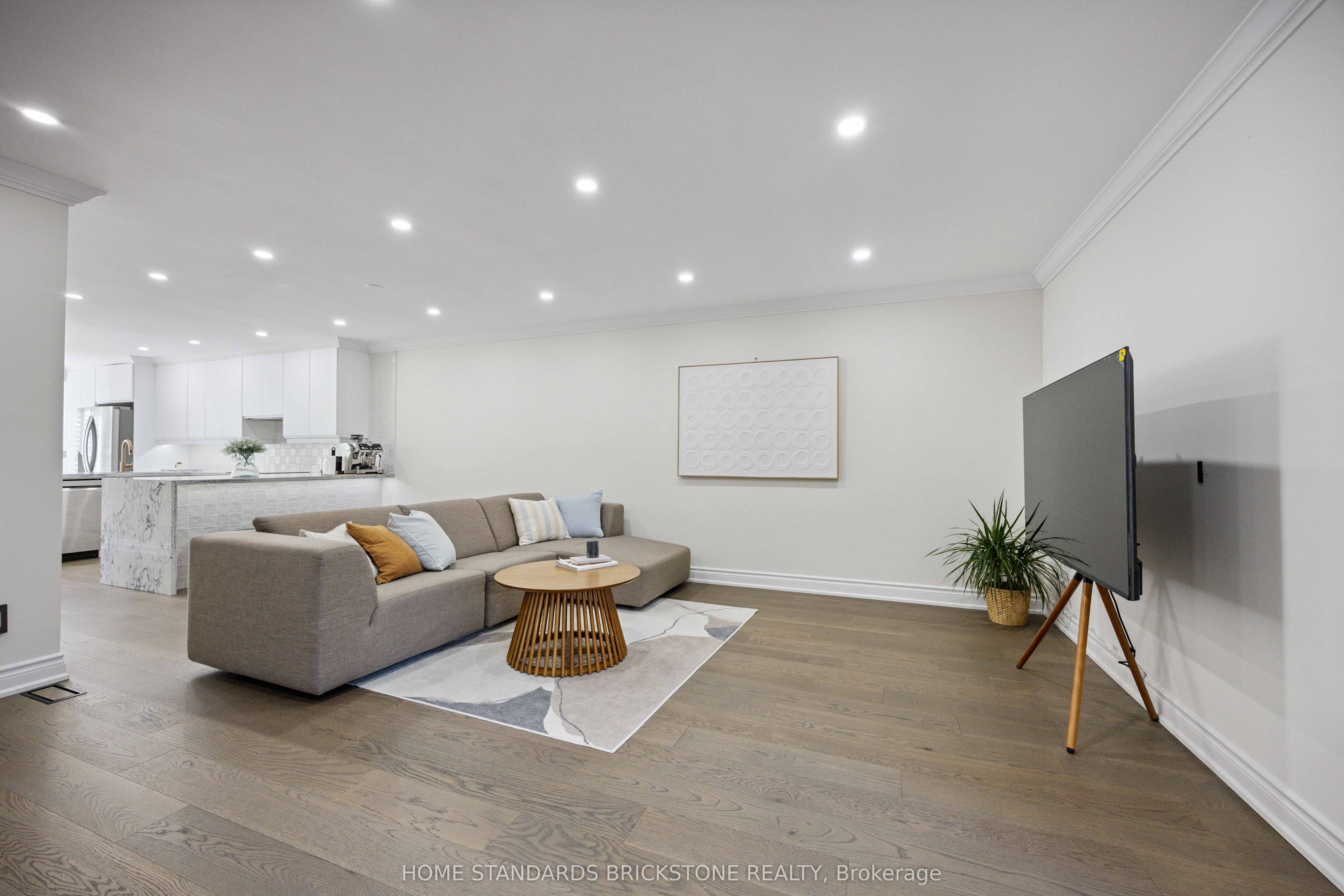 135 Brownstone Circle