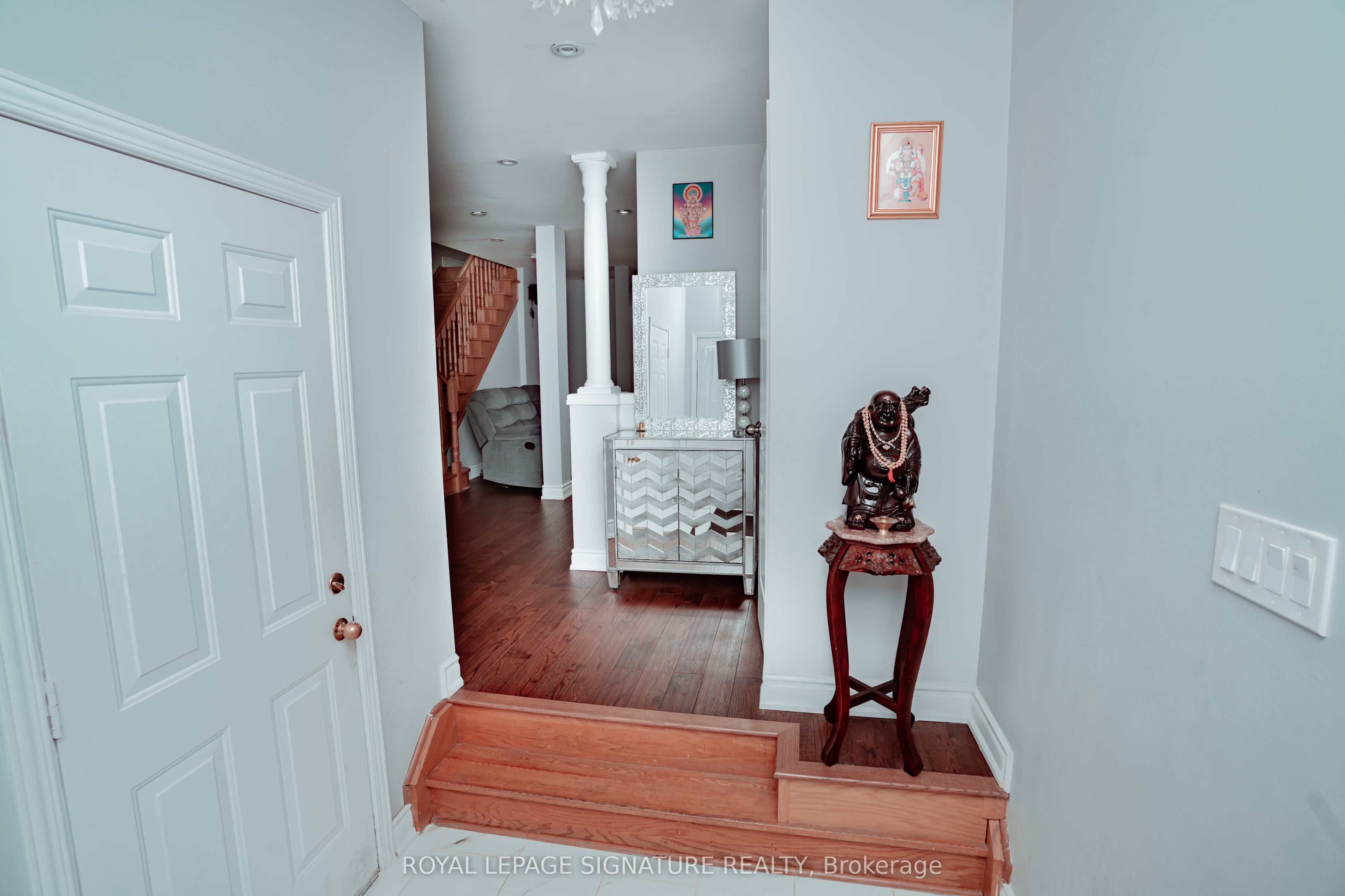 945 Mandolin Place