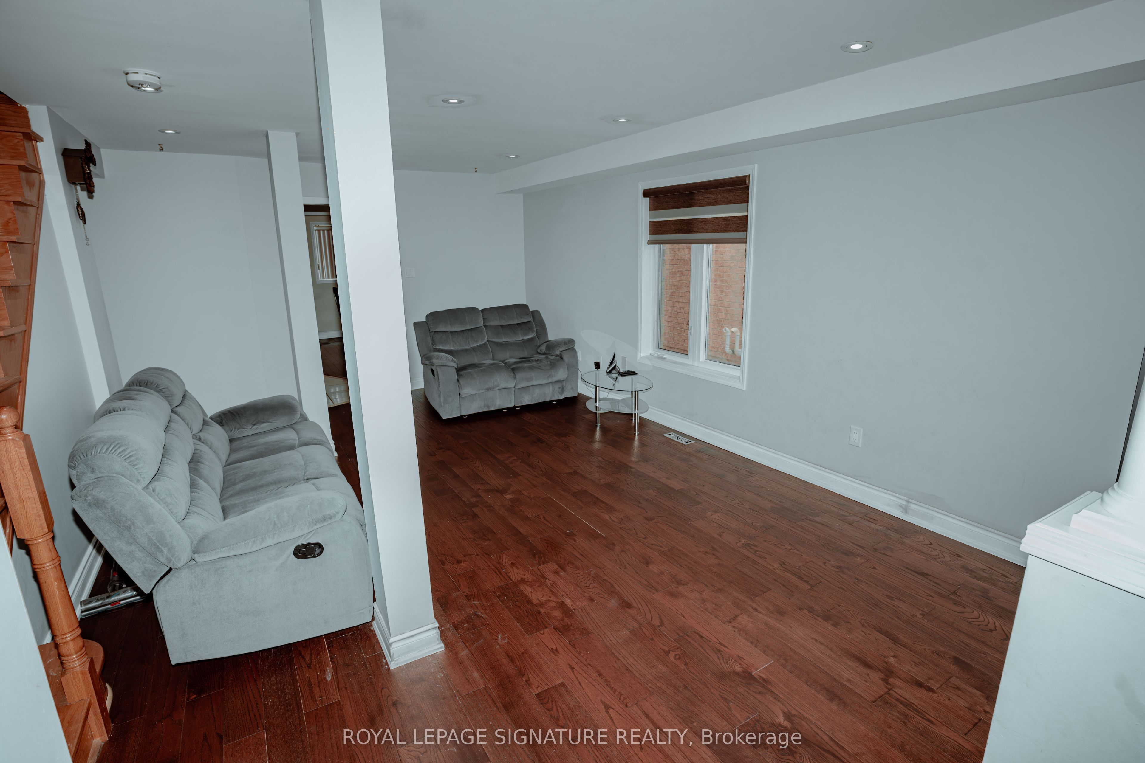 945 Mandolin Place