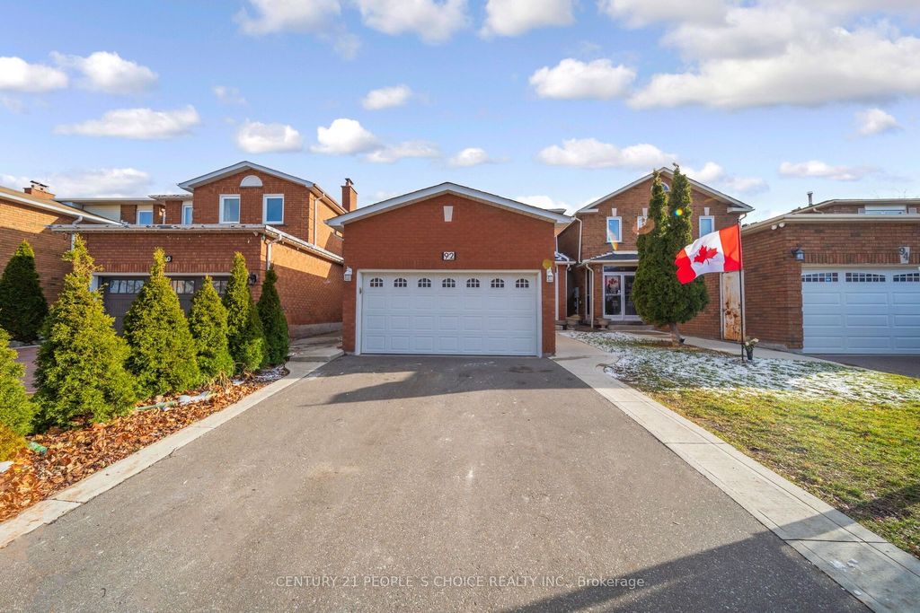 Photo of 92 Woolridge Court, Brampton, ON L6Y 3G3 (MLS # W12587962)