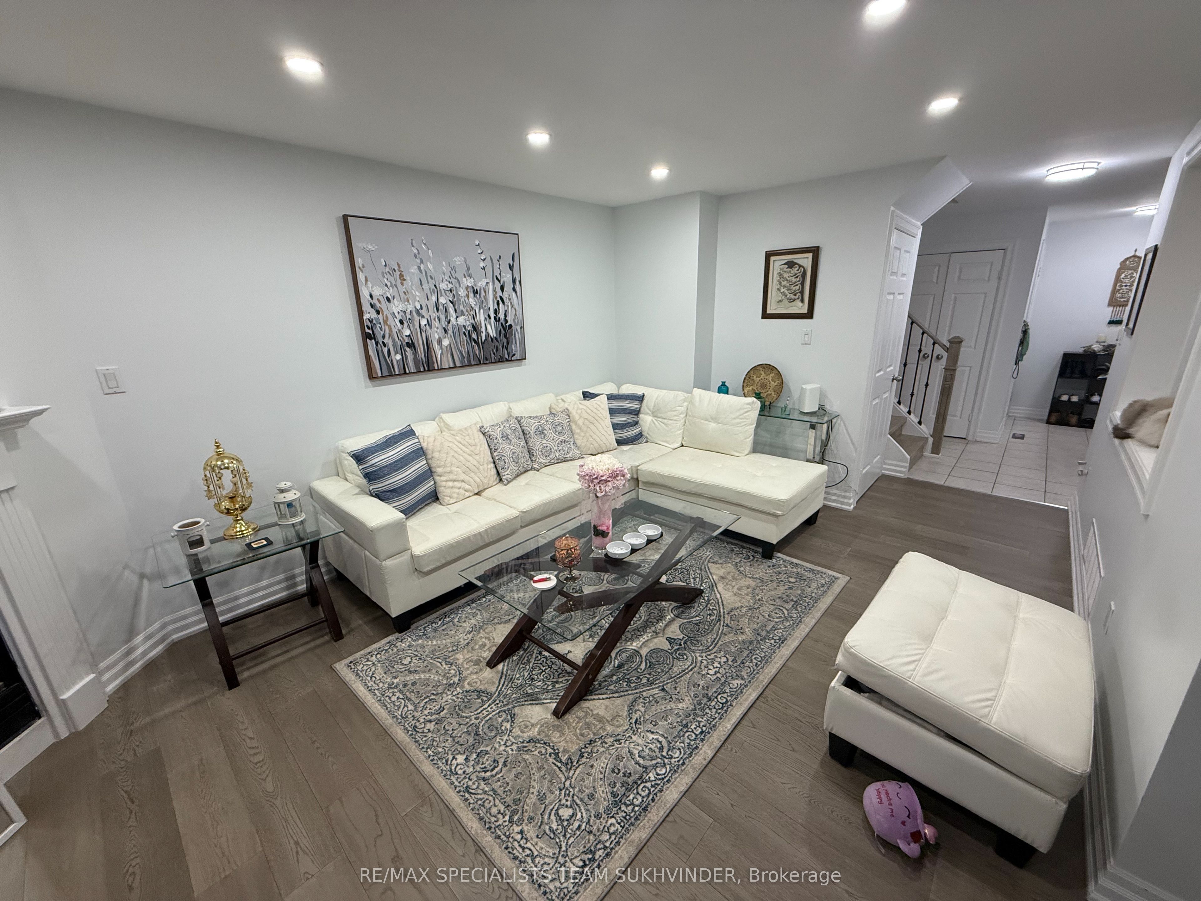 2275 Credit Valley Road 7