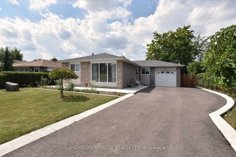 53 Ascot Avenue Brampton ON L6T 2P3