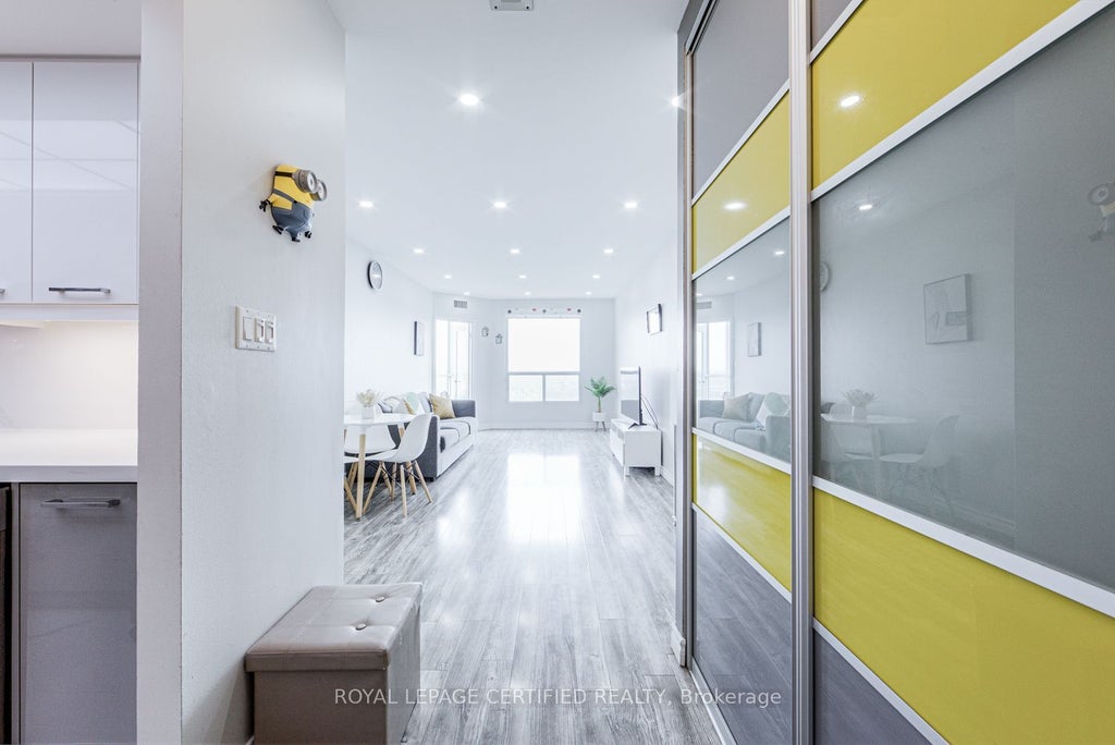 Photo of 5 Concorde Place #1911, Toronto, ON M3C 3M8 (MLS # C13855568)
