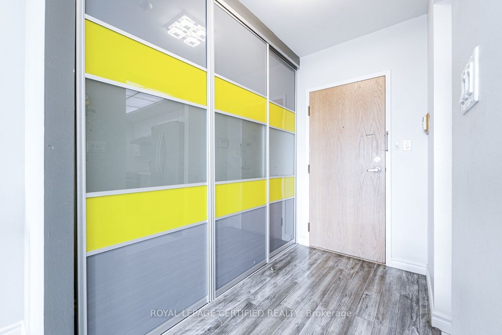 Photo of 5 Concorde Place #1911, Toronto, ON M3C 3M8 (MLS # C13855568)
