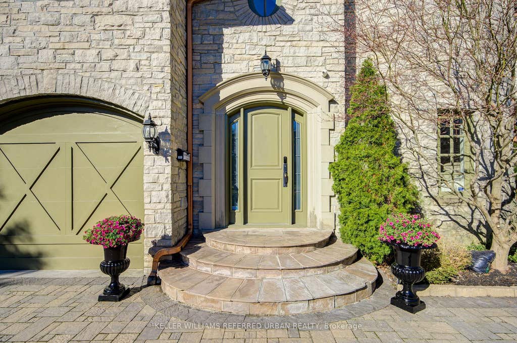 Photo of 7 Legacy Court, Toronto, ON M2L 2Y7 (MLS # C13092240)