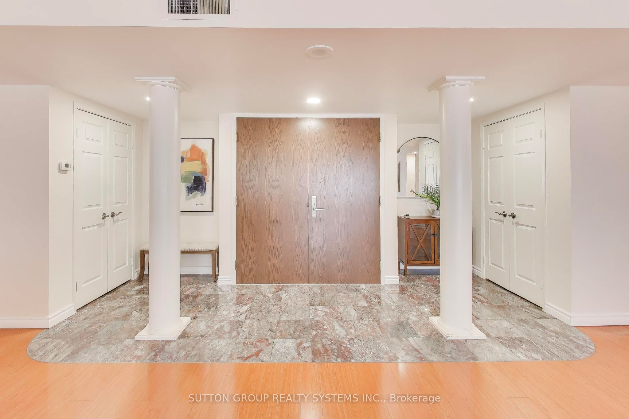 45 Kingsbridge Garden Circle N 3307