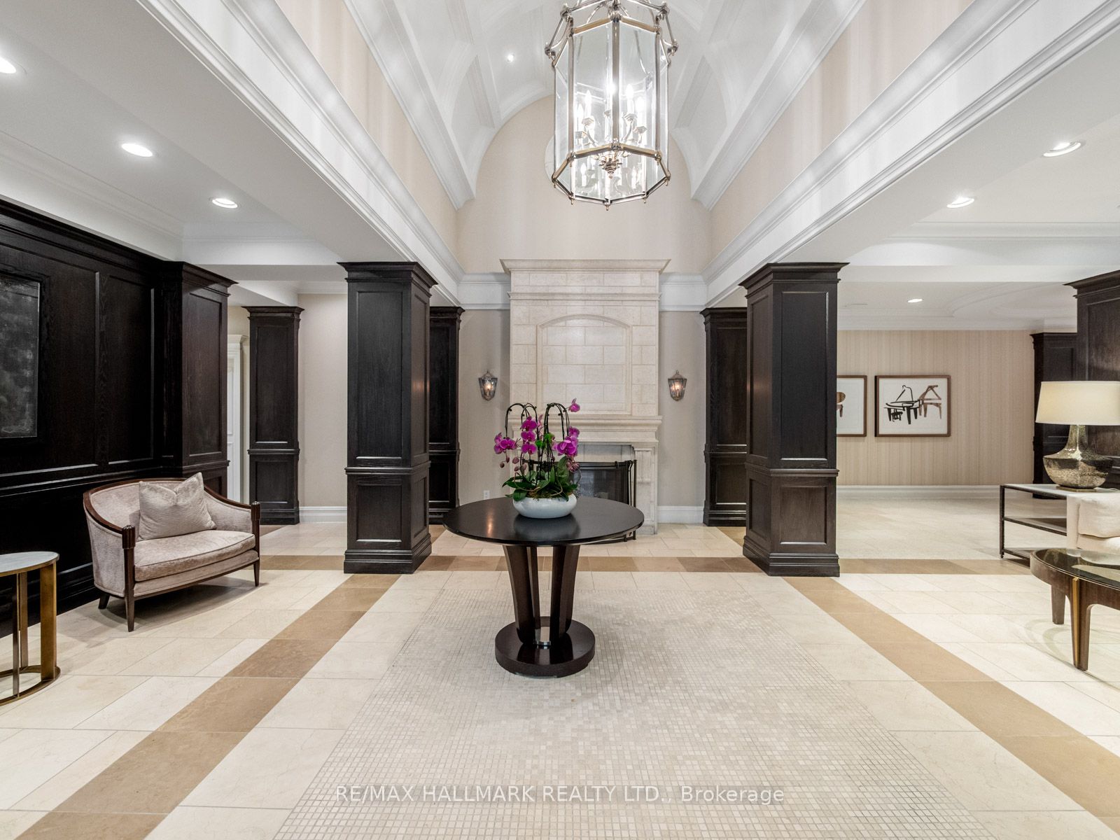 20 Scrivener Square 716