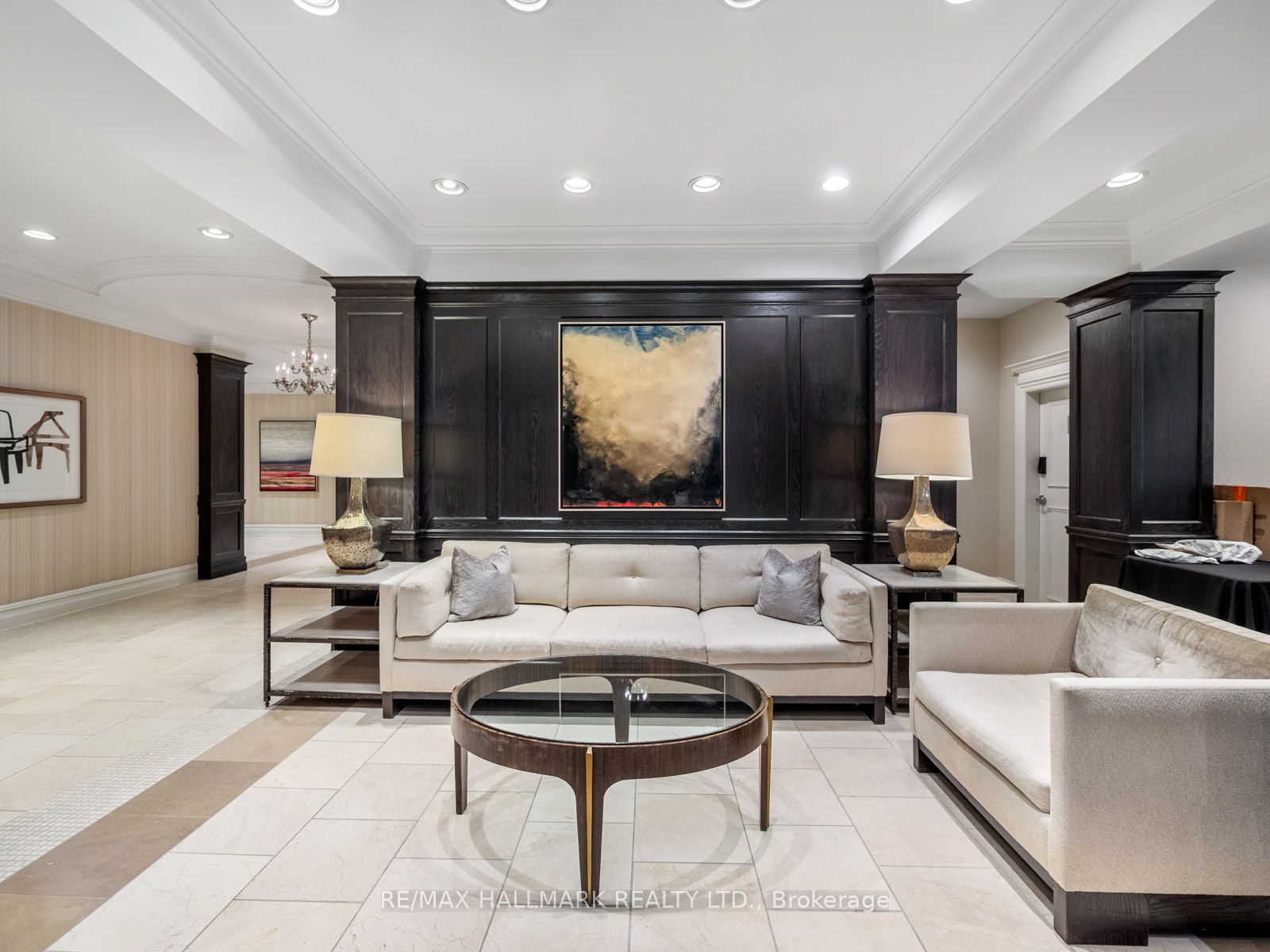 20 Scrivener Square 716