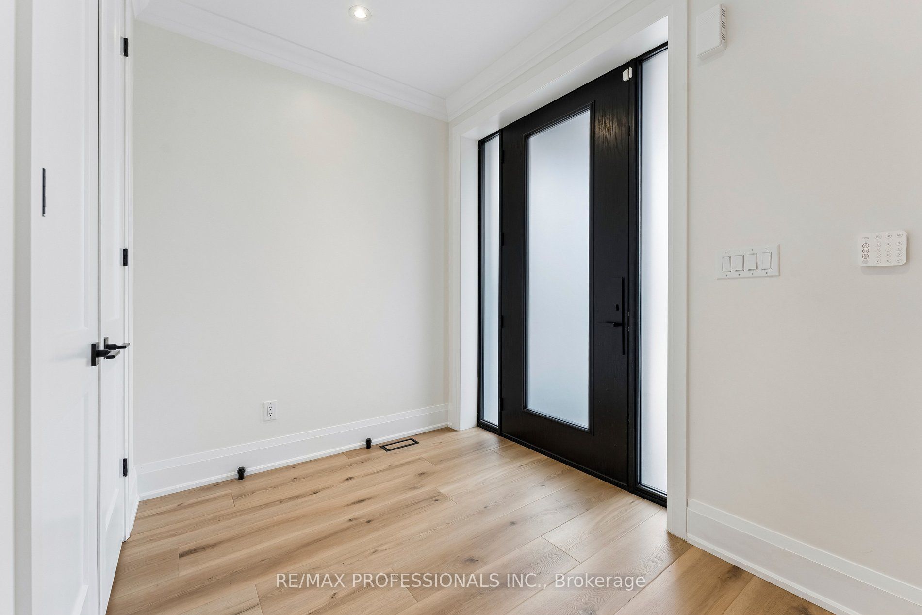 7 Ranwood Drive