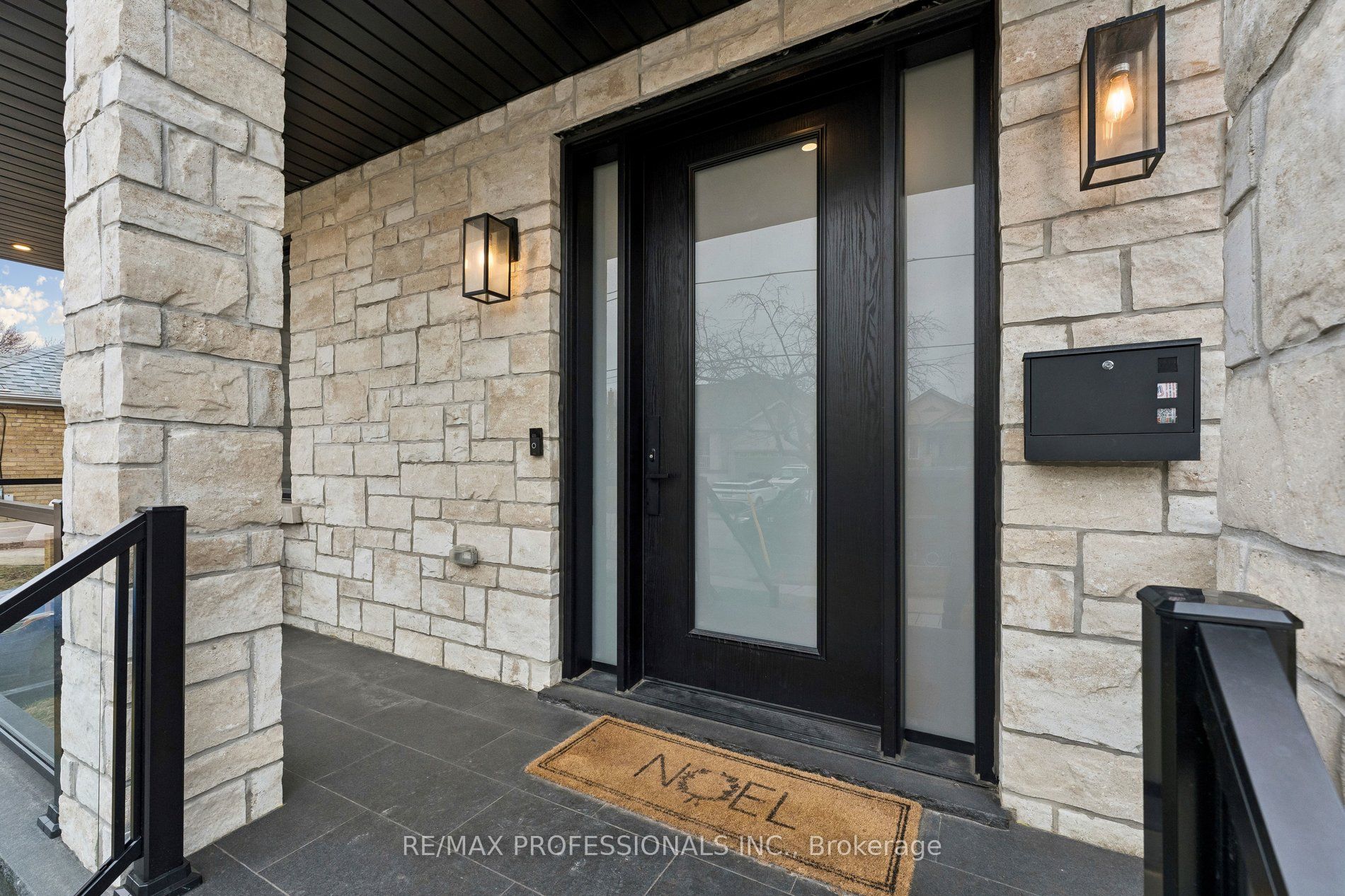 7 Ranwood Drive