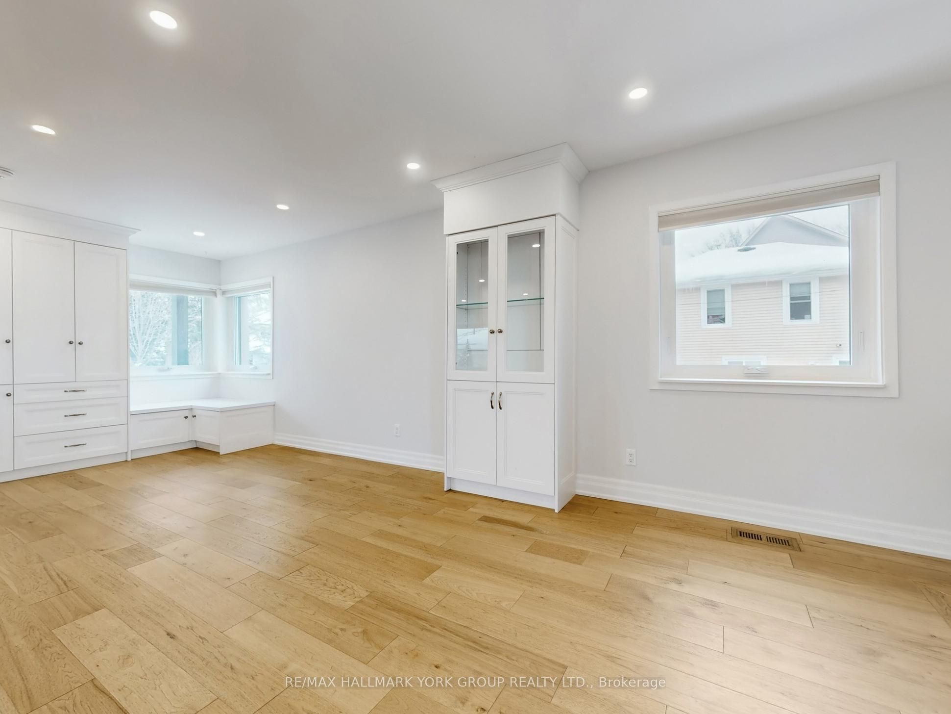 21 Willowbank Avenue