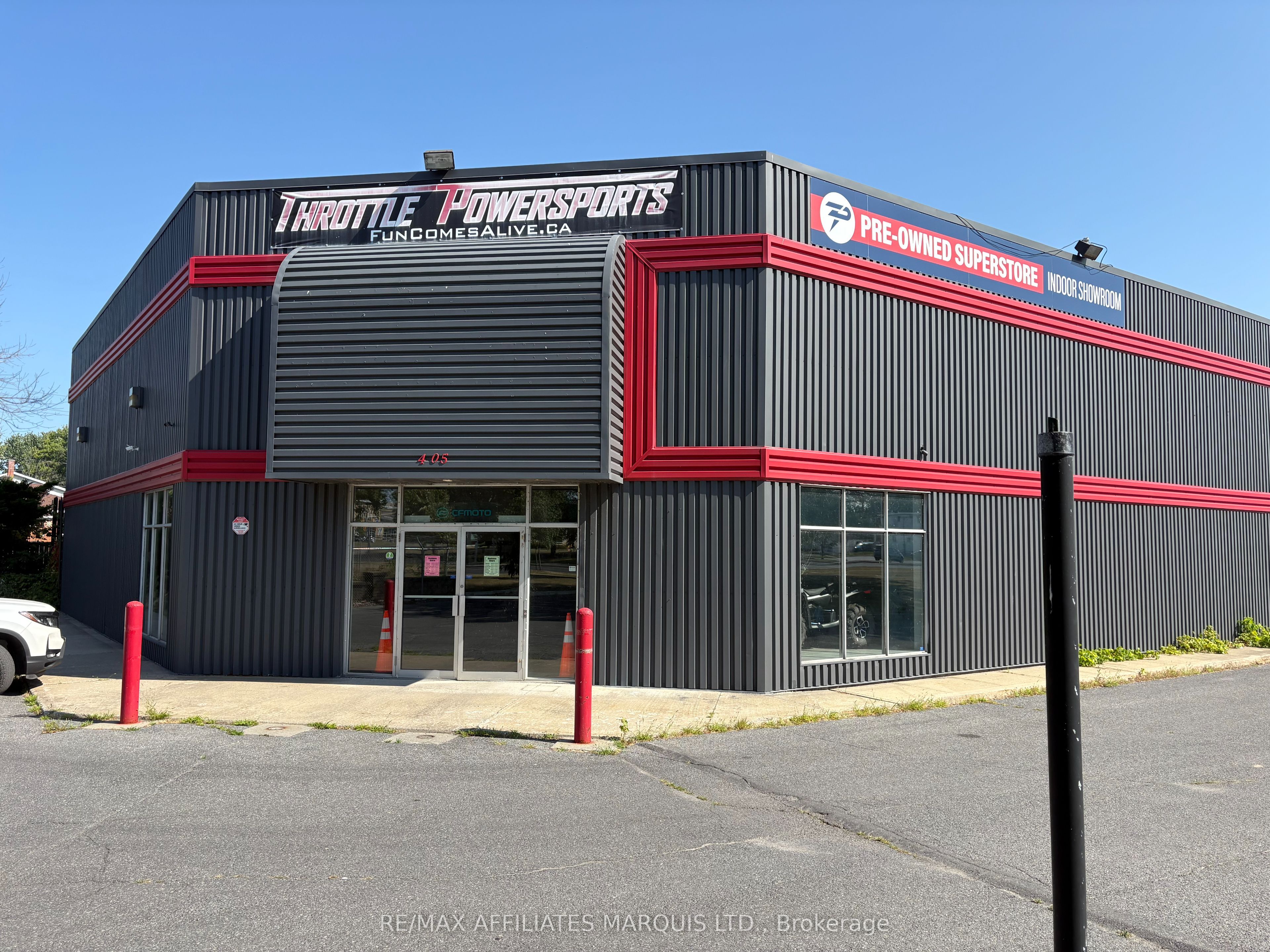 Photo 1 of 18 — 405 Ninth Street W, Cornwall, ON K6J 5X3