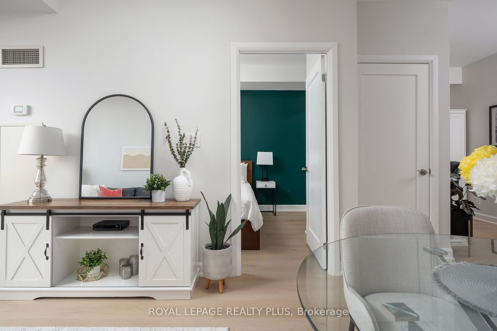 Photo of 3391 Bloor Street W #907, Toronto, ON M8X 1G3 (MLS # W12527806)