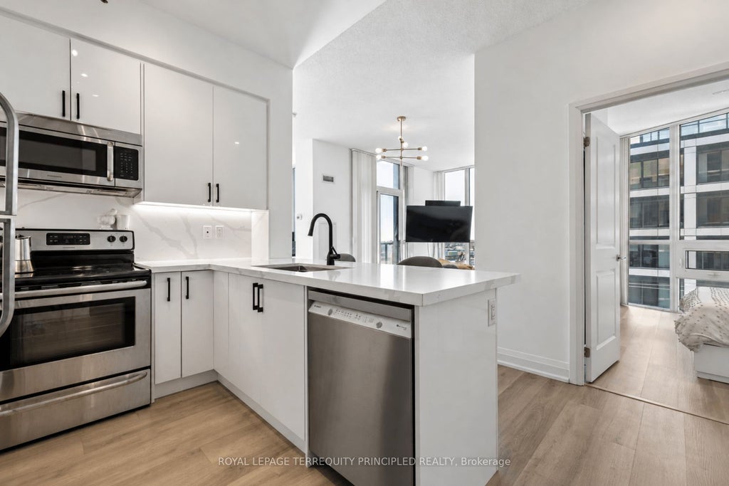 Photo of 1185 The Queensway N/A #504, Toronto, ON M8Z 0C6 (MLS # W14032404)