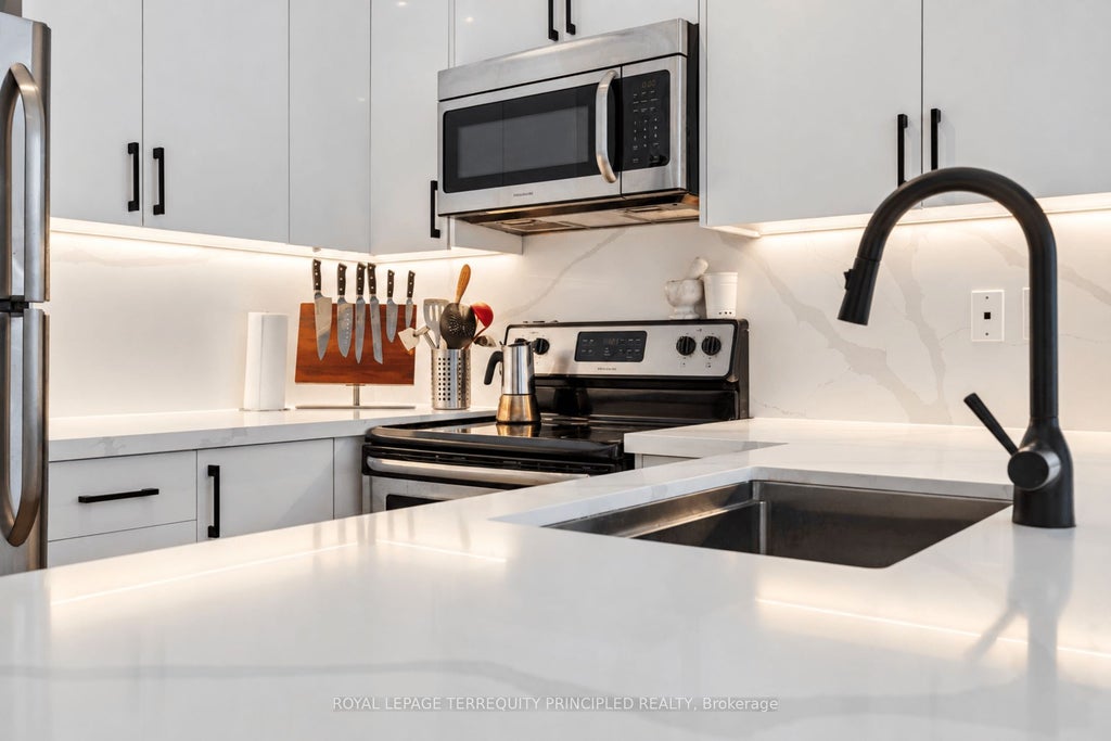 Photo of 1185 The Queensway N/A #504, Toronto, ON M8Z 0C6 (MLS # W14032404)