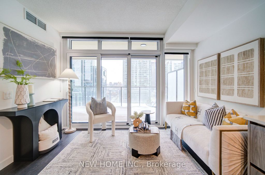 Photo of 3 Concord Cityplace Way #1703, Toronto, ON M5V 0X4 (MLS # C12702042)