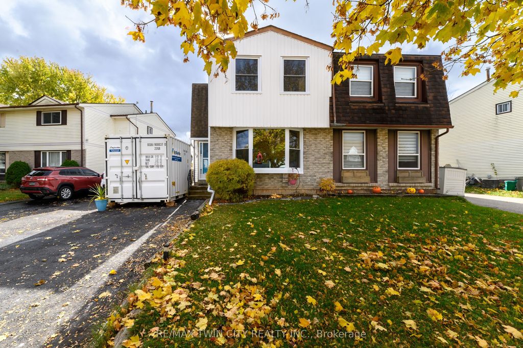 Photo of 12 White Owl Crescent, Brantford, ON N3P 1A2 (MLS # X12892020)