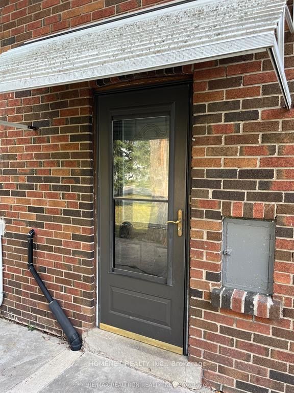 20 Wales Avenue W Basement