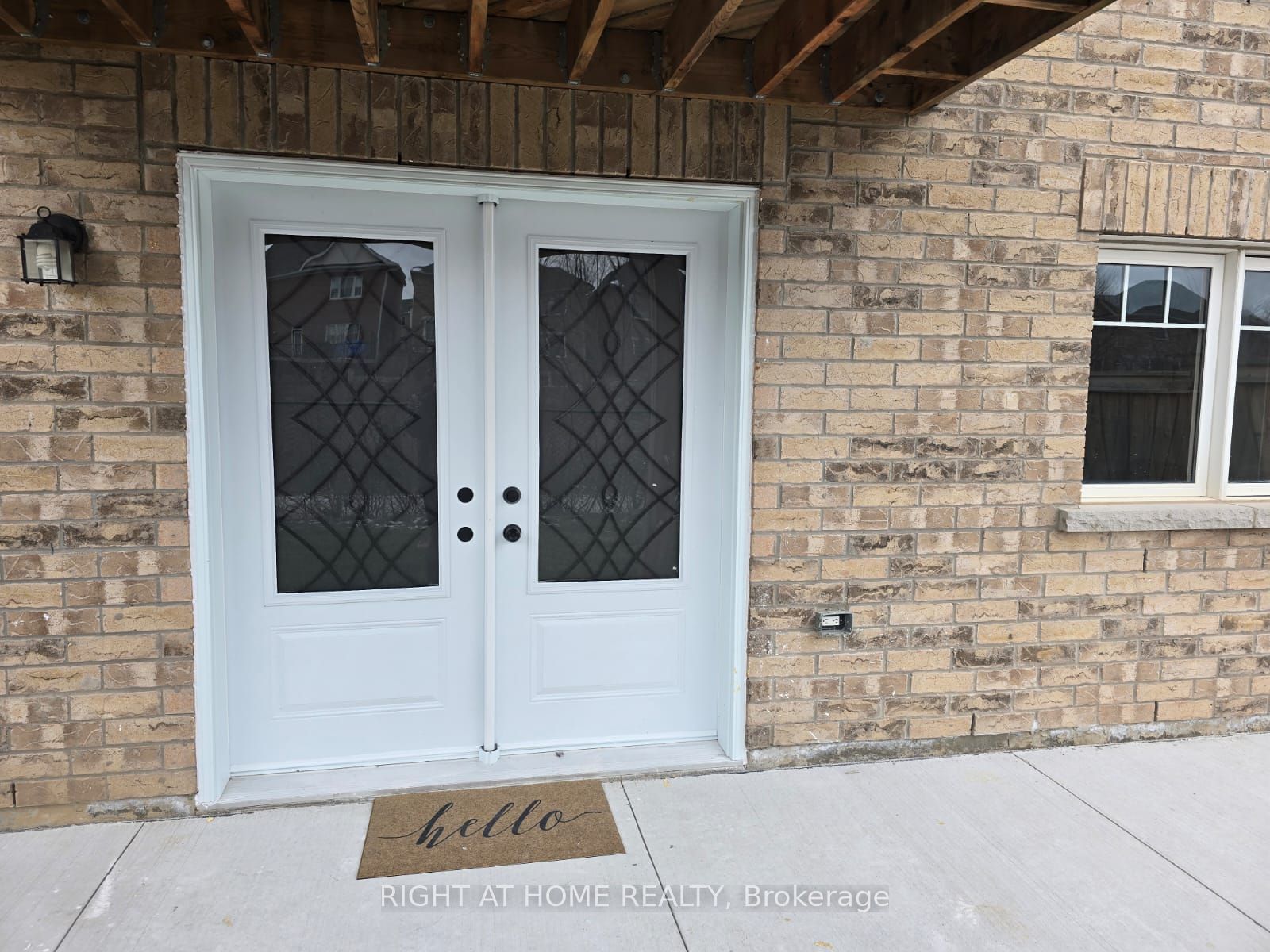 1258 Duignan Crescent