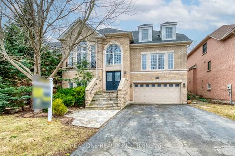 2326 Rockingham Drive Oakville ON L6H 7J4