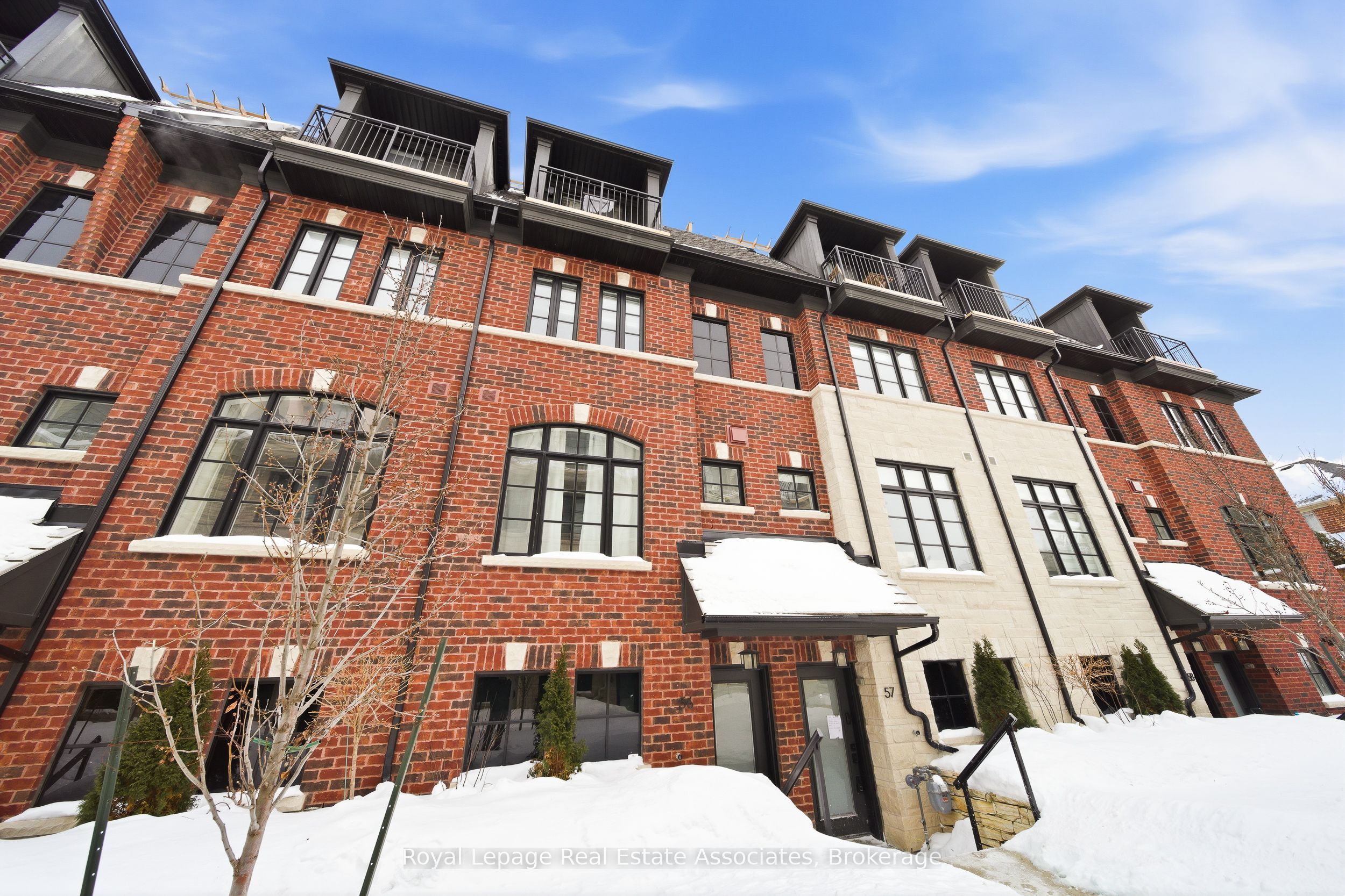 30 Lunar Crescent 56