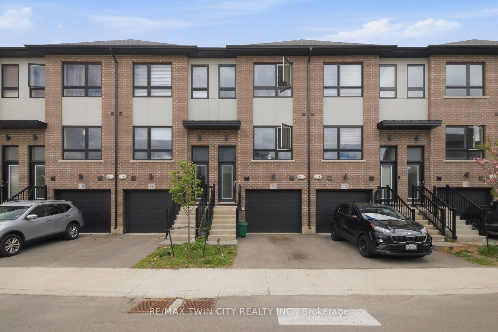 Photo 1 of 22 — 720 Grey Street 46, Brantford, ON N3S 0K2