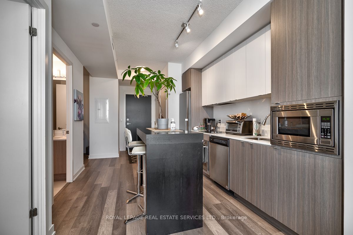 5230 Dundas Street 430