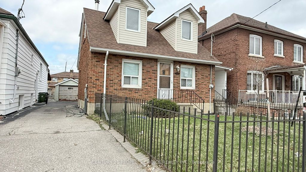 Photo of 136 Northland Avenue, Toronto, ON M6N 2E2 (MLS # W12985878)